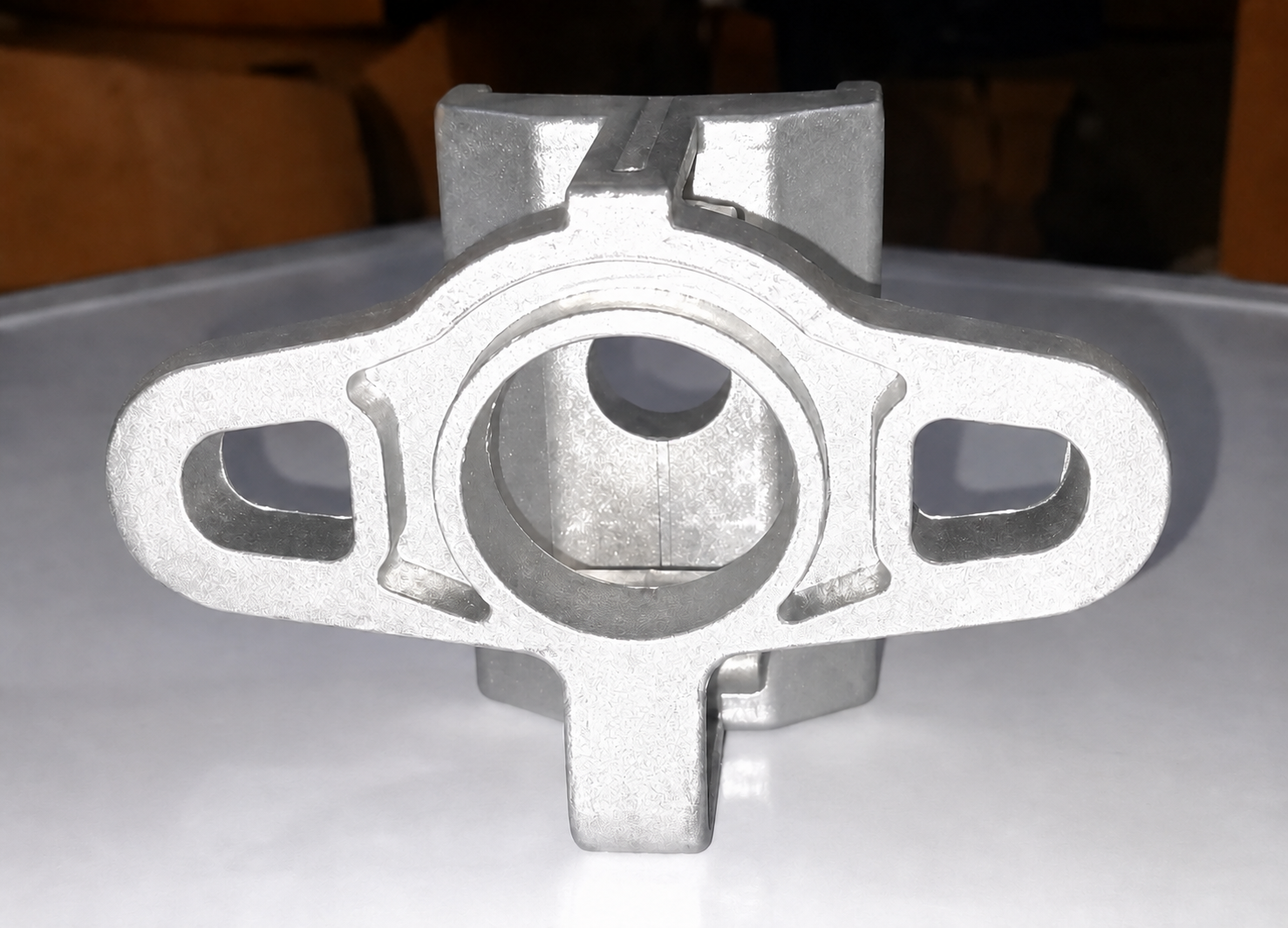 Universal Pole Bracket (10–14 mm)